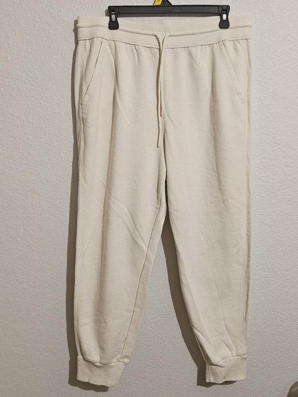 Universal Thread Cream Jogger Sweatpants